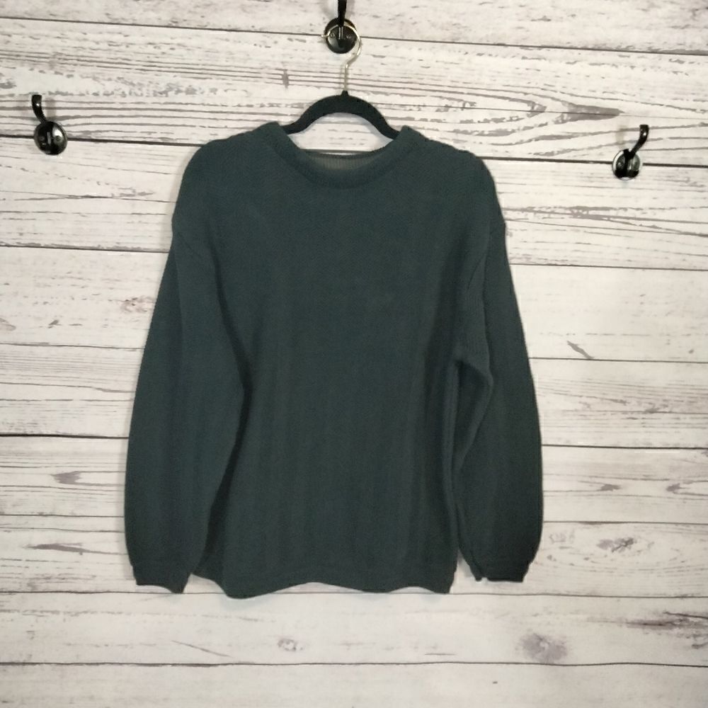 Pre-owned. "Steve & Berry's" men's sweater.